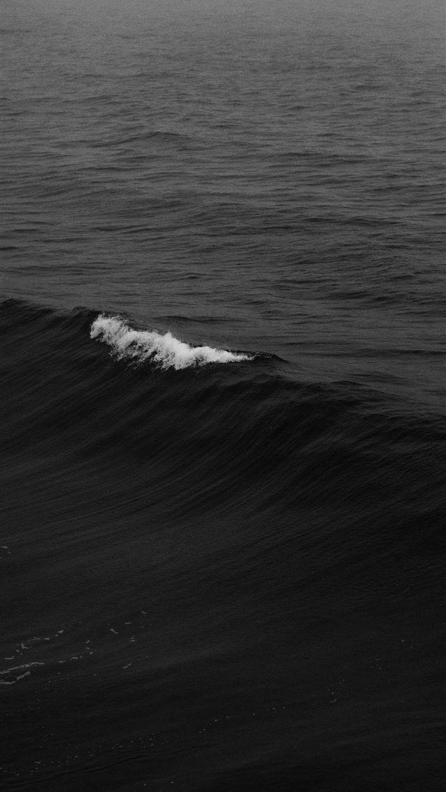 спокойные морские волны, темные