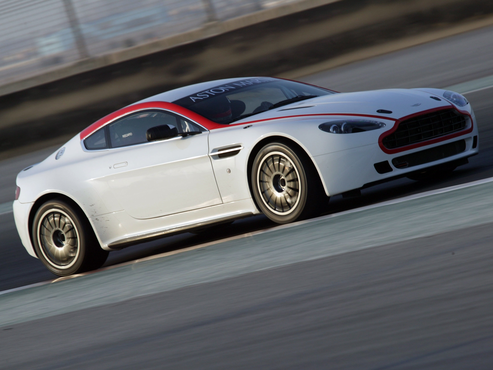 v8, машины, астон мартин (aston martin), скорость, белый, 2009, вид сбоку, тачки (cars), vantage