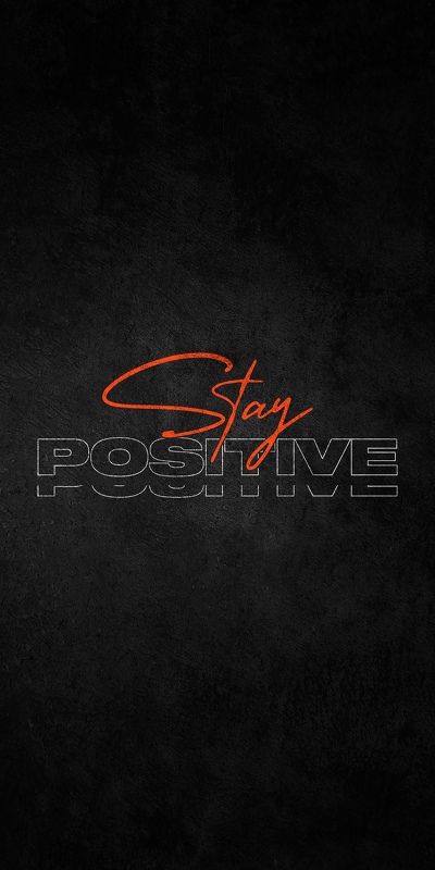 тёмный фон с мотивирующей надписью stay positive